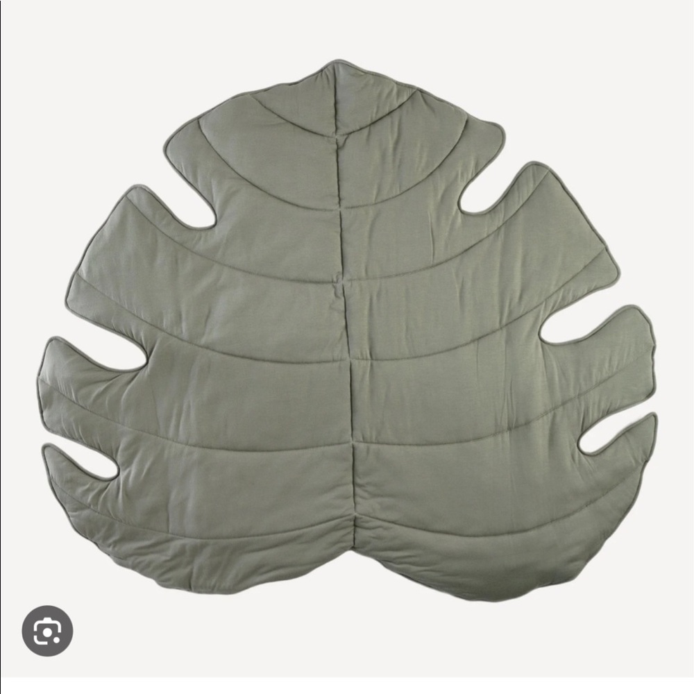 Kate Quinn Leaf Mat | Color Vetiver